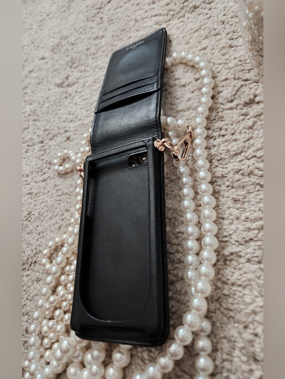 Chanel Black Quilted Caviar Leather Phone Crossbody - Picture 15 of 16